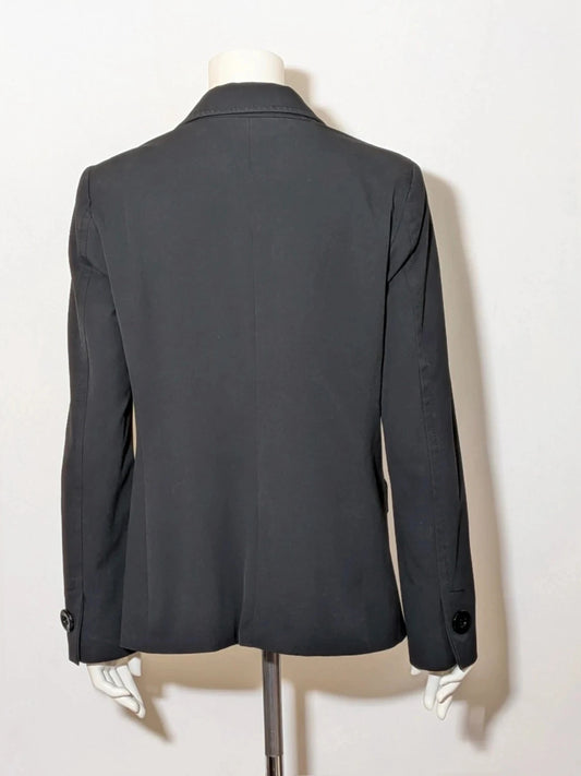 Lineaemme black blazer single-breasted with two-button closure and front pockets.