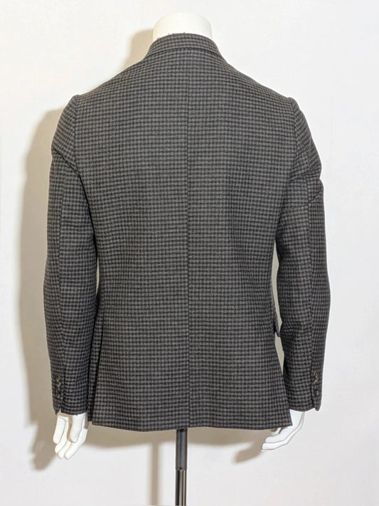 Fusaro grey blazer houndstooth pattern 100% wool with AMF stitching details.