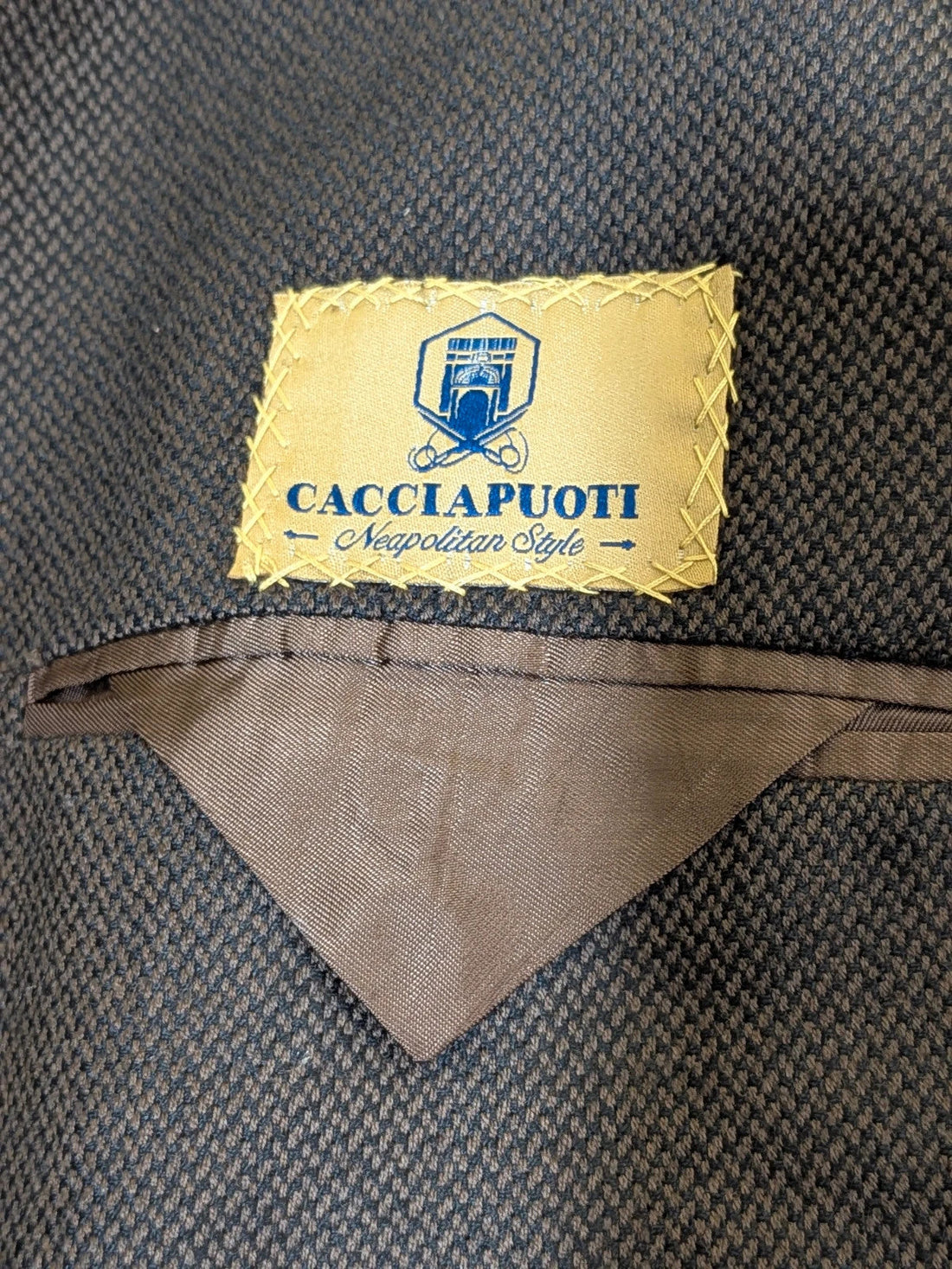 Etichetta Neapolitan Style all'interno di una giacca