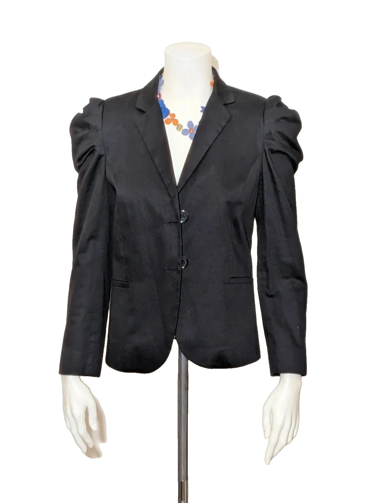 Extyn black blazer with puff sleeves, modern design, made in Italy, high-quality cotton.