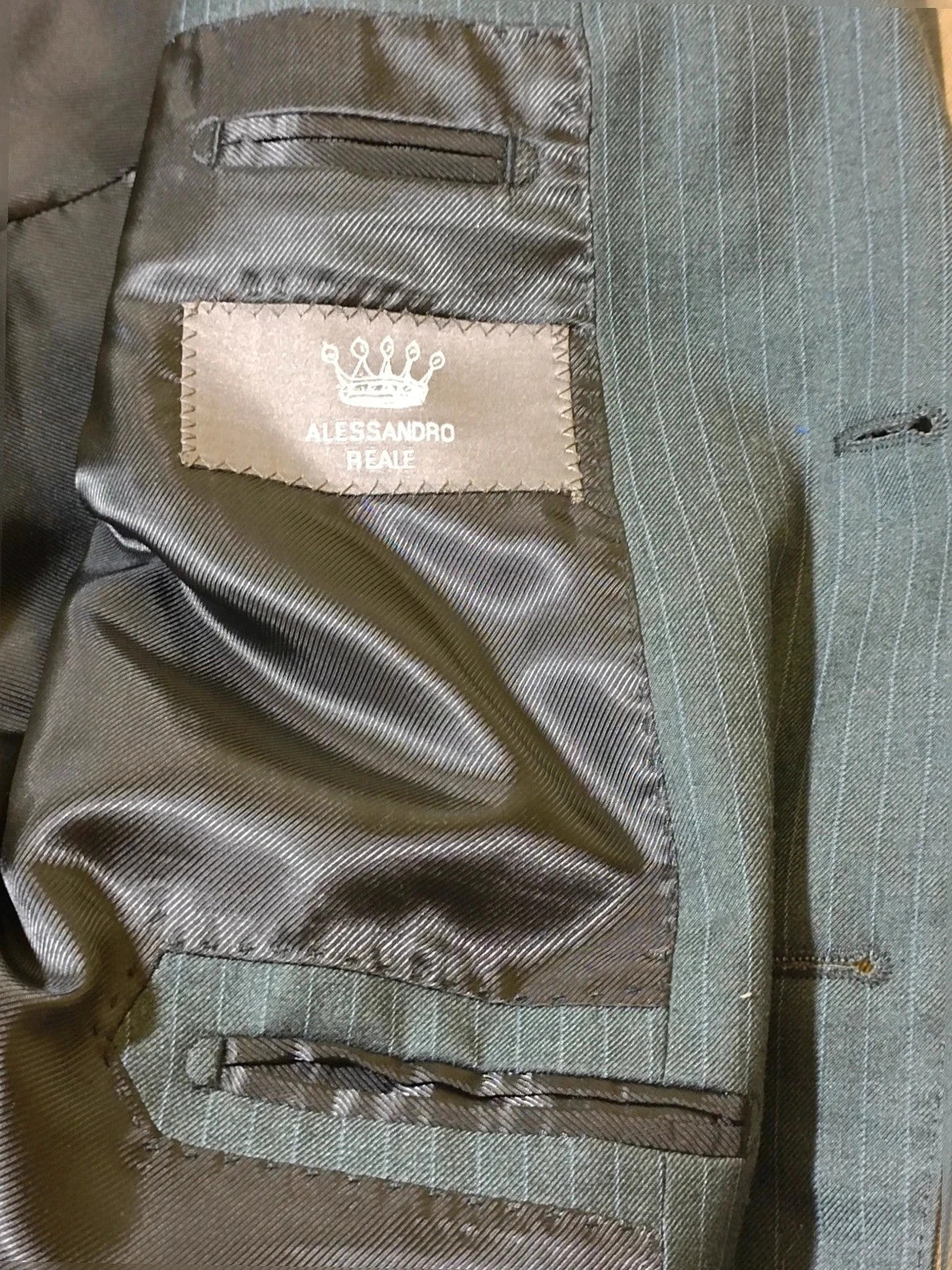 Abito uomo Alessandro Reale grigio antracite gessato, giacca e pantalone