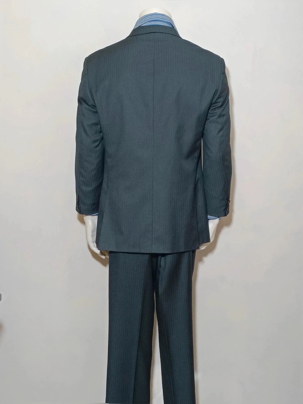Alessandro Reale grey jacket with fine vertical pinstripes, tailored elegance, perfect condition.
