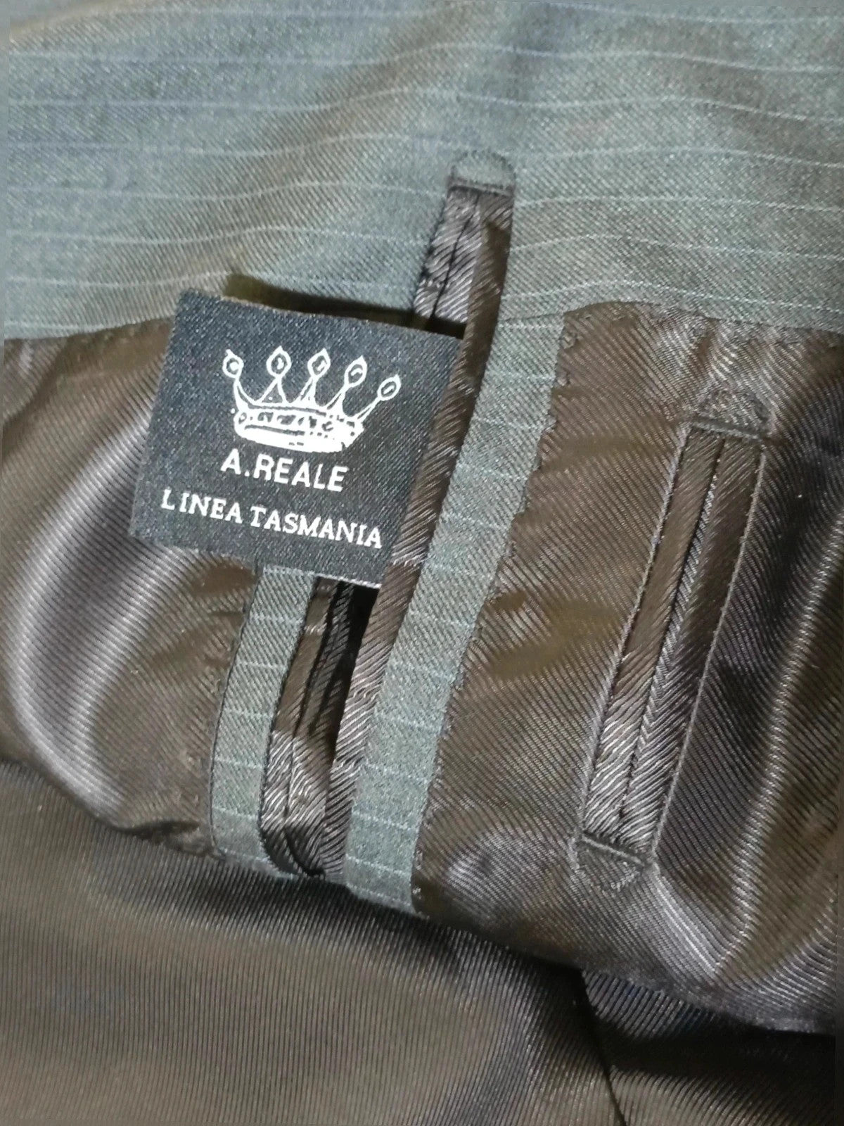 Abito uomo Alessandro Reale grigio antracite gessato, giacca e pantalone