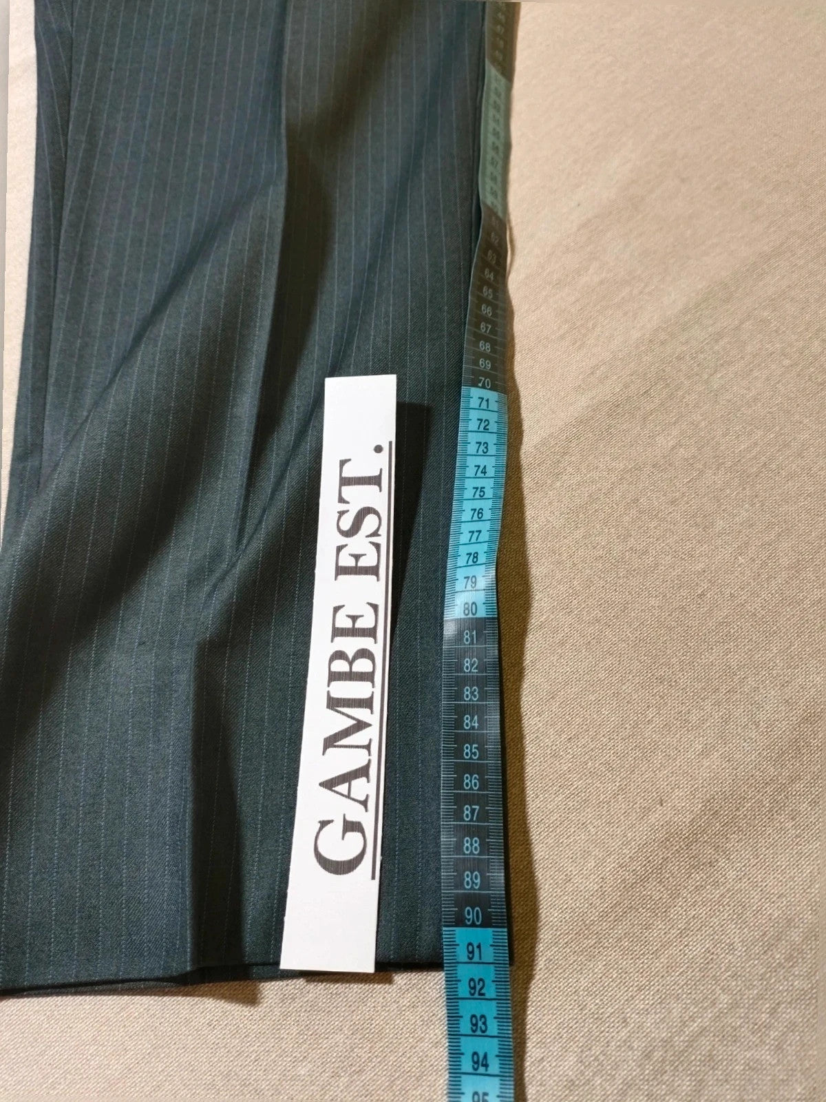 Abito uomo Alessandro Reale grigio antracite gessato, giacca e pantalone