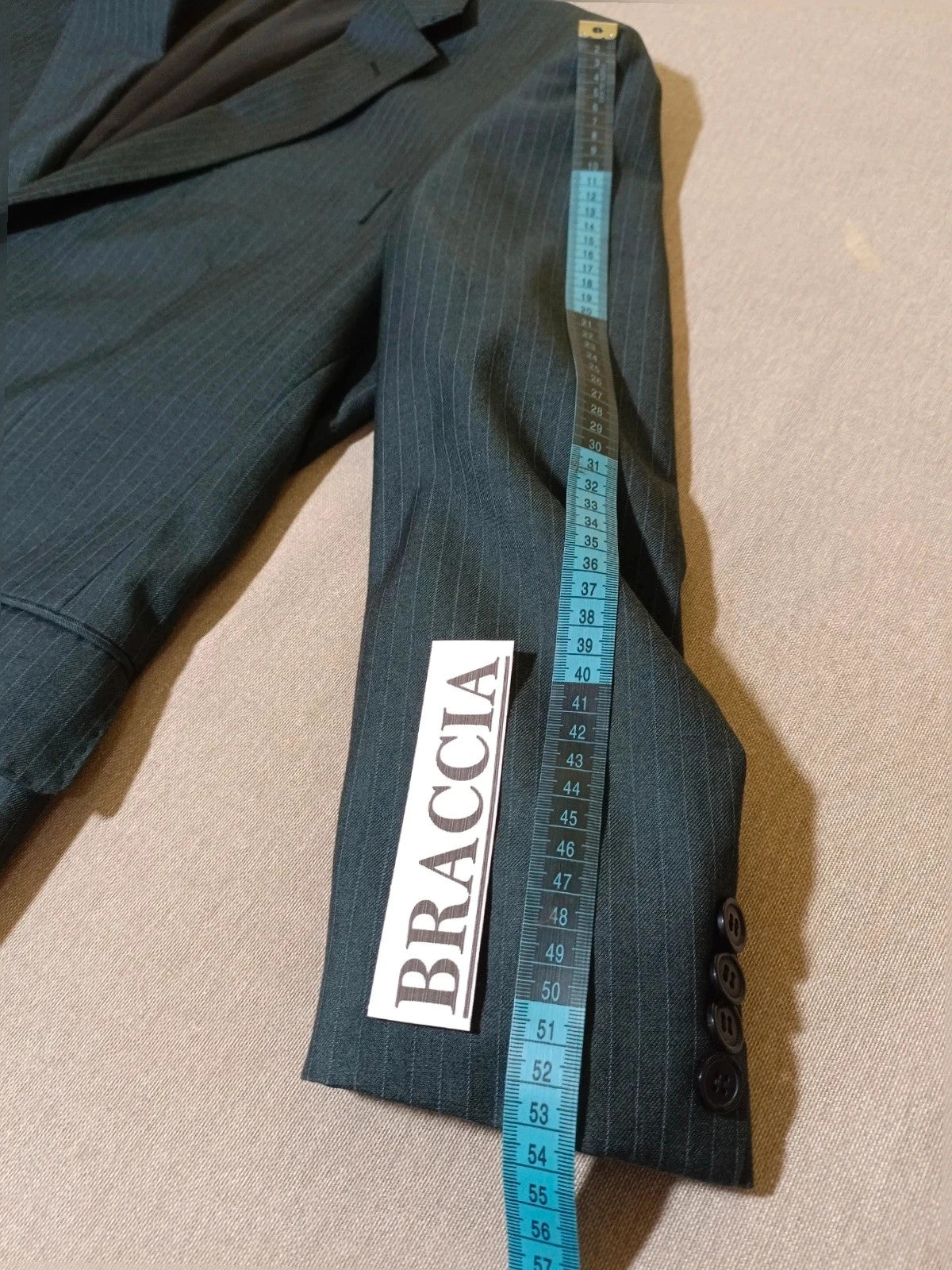 Abito uomo Alessandro Reale grigio antracite gessato, giacca e pantalone