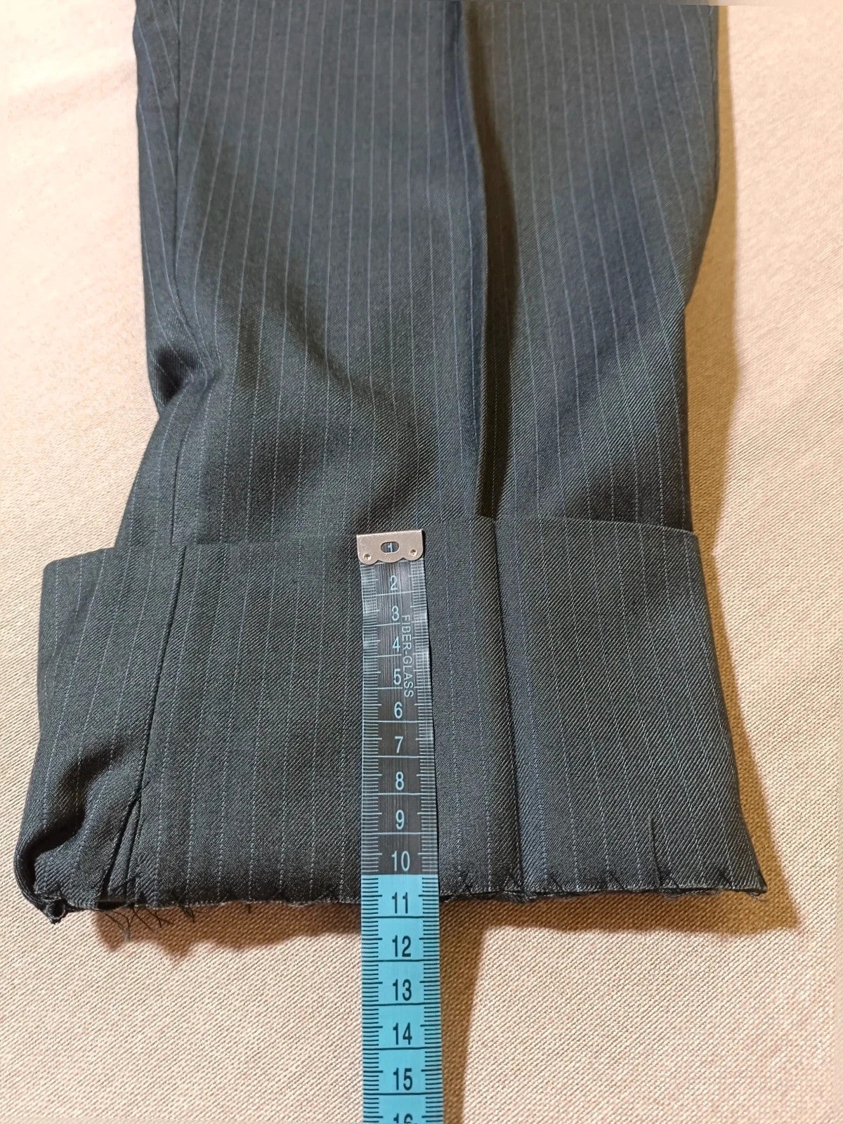 Abito uomo Alessandro Reale grigio antracite gessato, giacca e pantalone