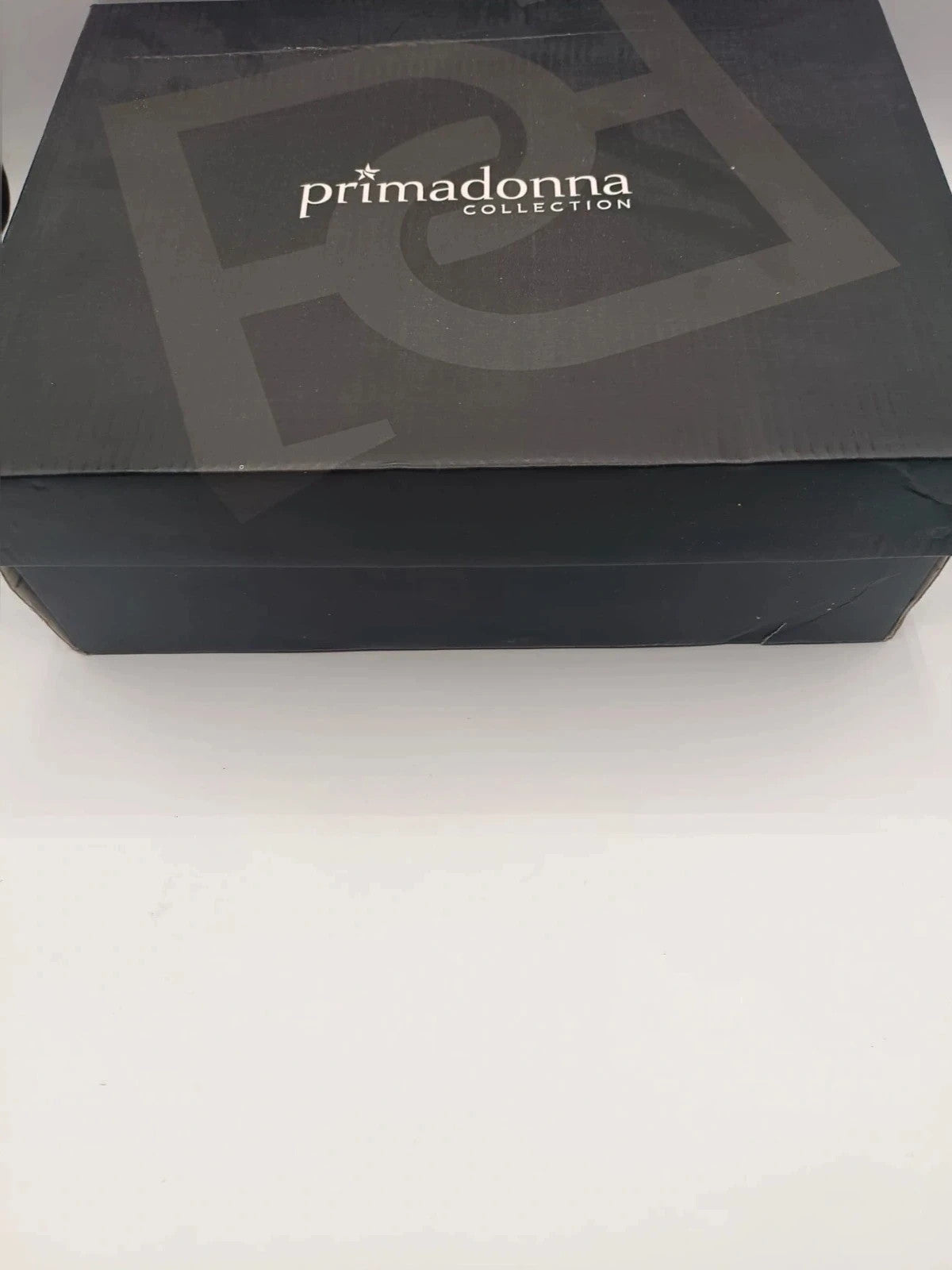 Primadonna black Oxford shoes in genuine leather with internal certification and intact sole.