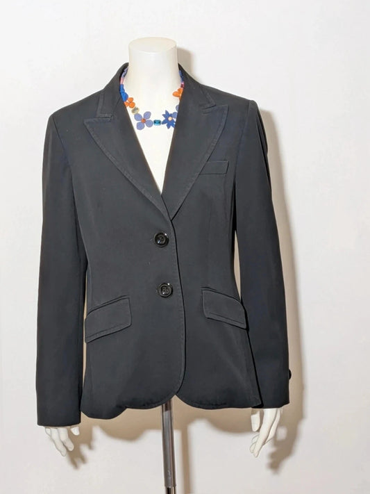 Lineaemme black blazer single-breasted with two-button closure and front pockets.