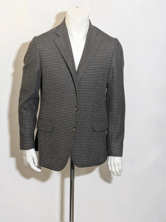 Fusaro grey blazer houndstooth pattern 100% wool with AMF stitching details.