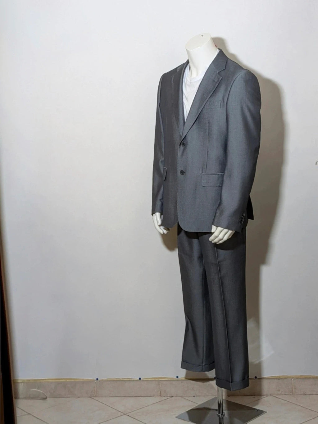 Giacomo Casanova grey jacket micro-flame pattern elegant formal wear.