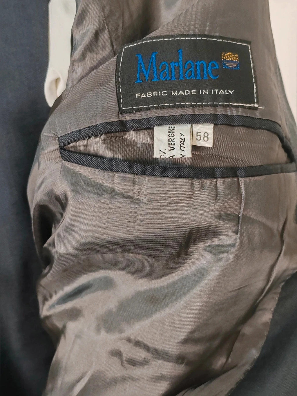 Marlane navy three-piece suit, classic cut jacket, five-button vest, high-quality wool.