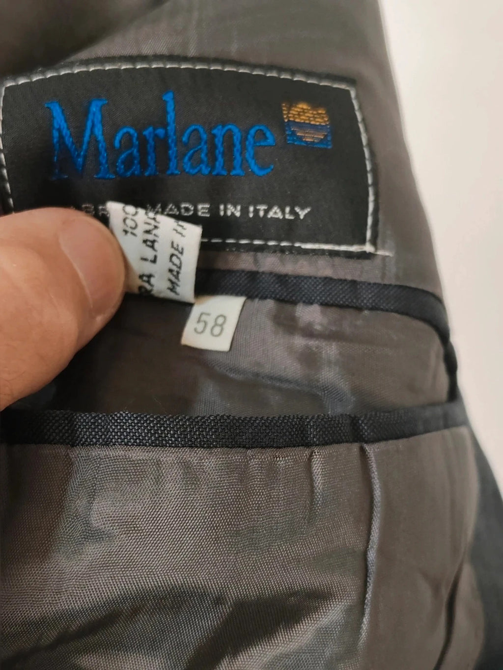 Marlane navy three-piece suit, classic cut jacket, five-button vest, high-quality wool.