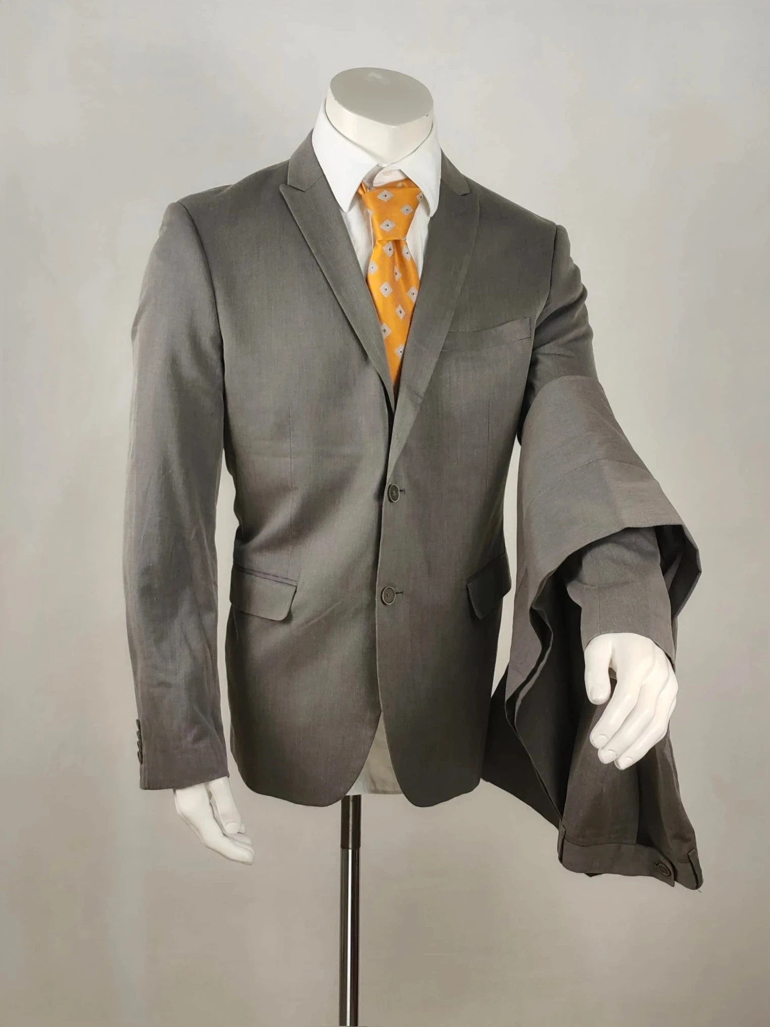 Conbipel grey jacket with refined cut, made of cotton-polyester blend, excellent condition.