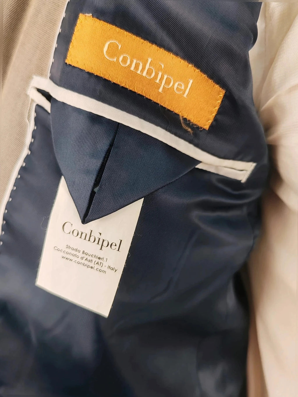 Conbipel grey jacket with refined cut, made of cotton-polyester blend, excellent condition.