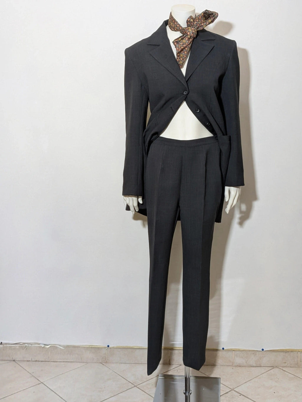 Pheder Studio grey vintage suit with long jacket and tailored pants, excellent condition.