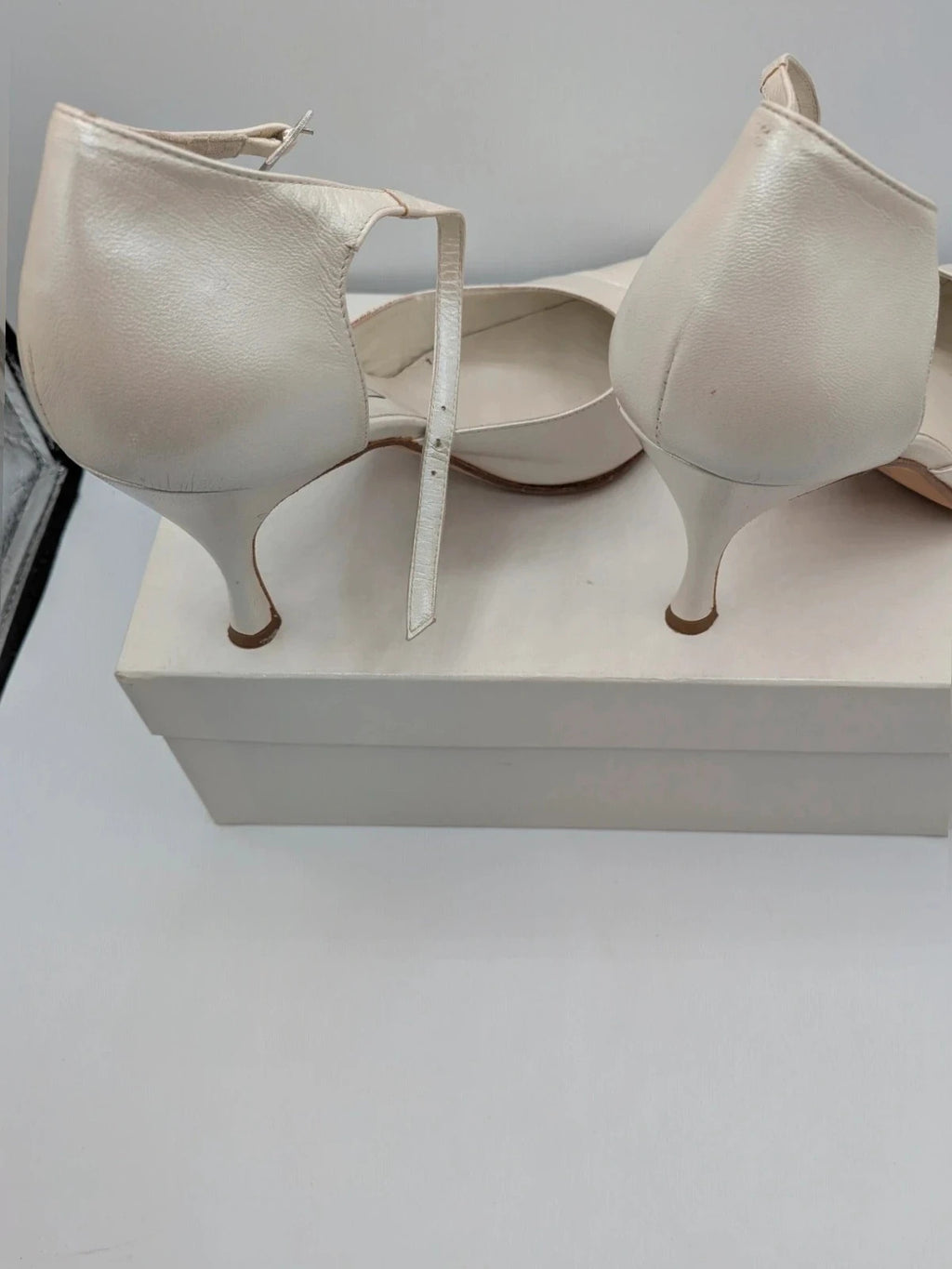 Rose M. Rose cream heels, pointed toe, genuine leather, ankle strap detail.