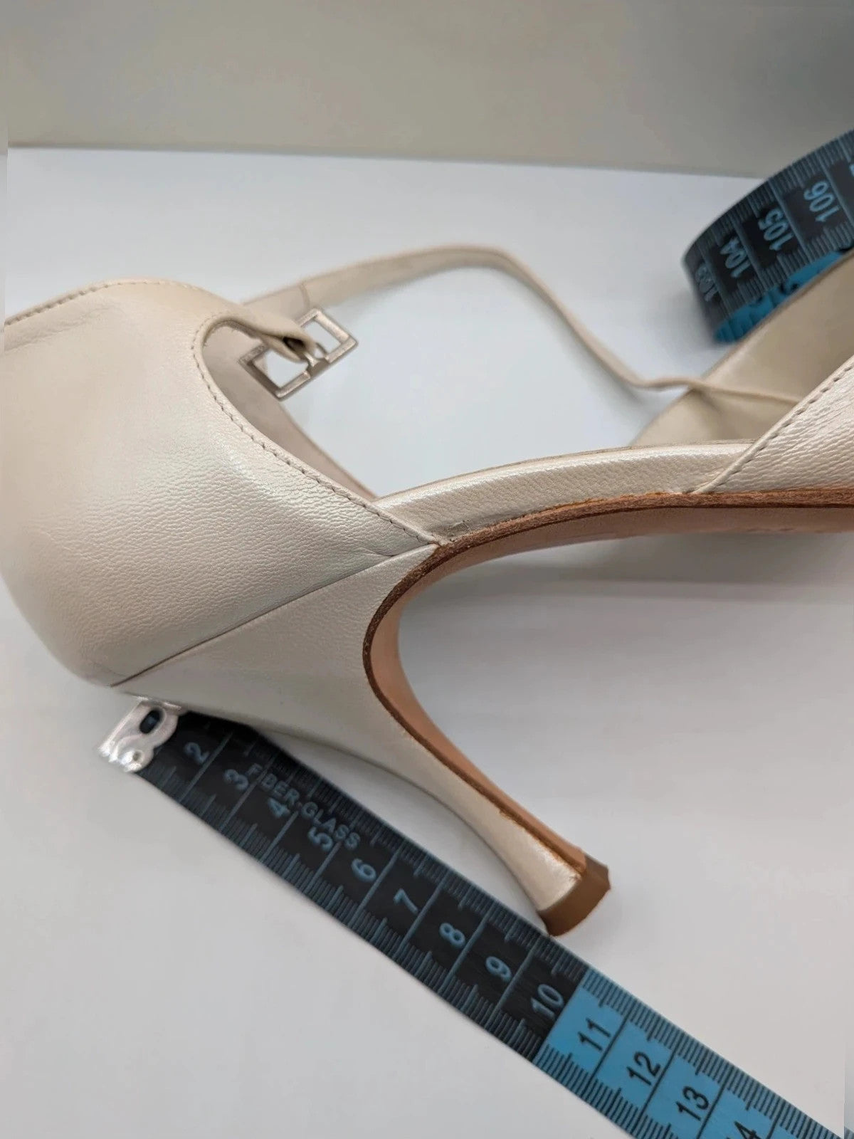 Rose M. Rose cream heels, pointed toe, genuine leather, ankle strap detail.