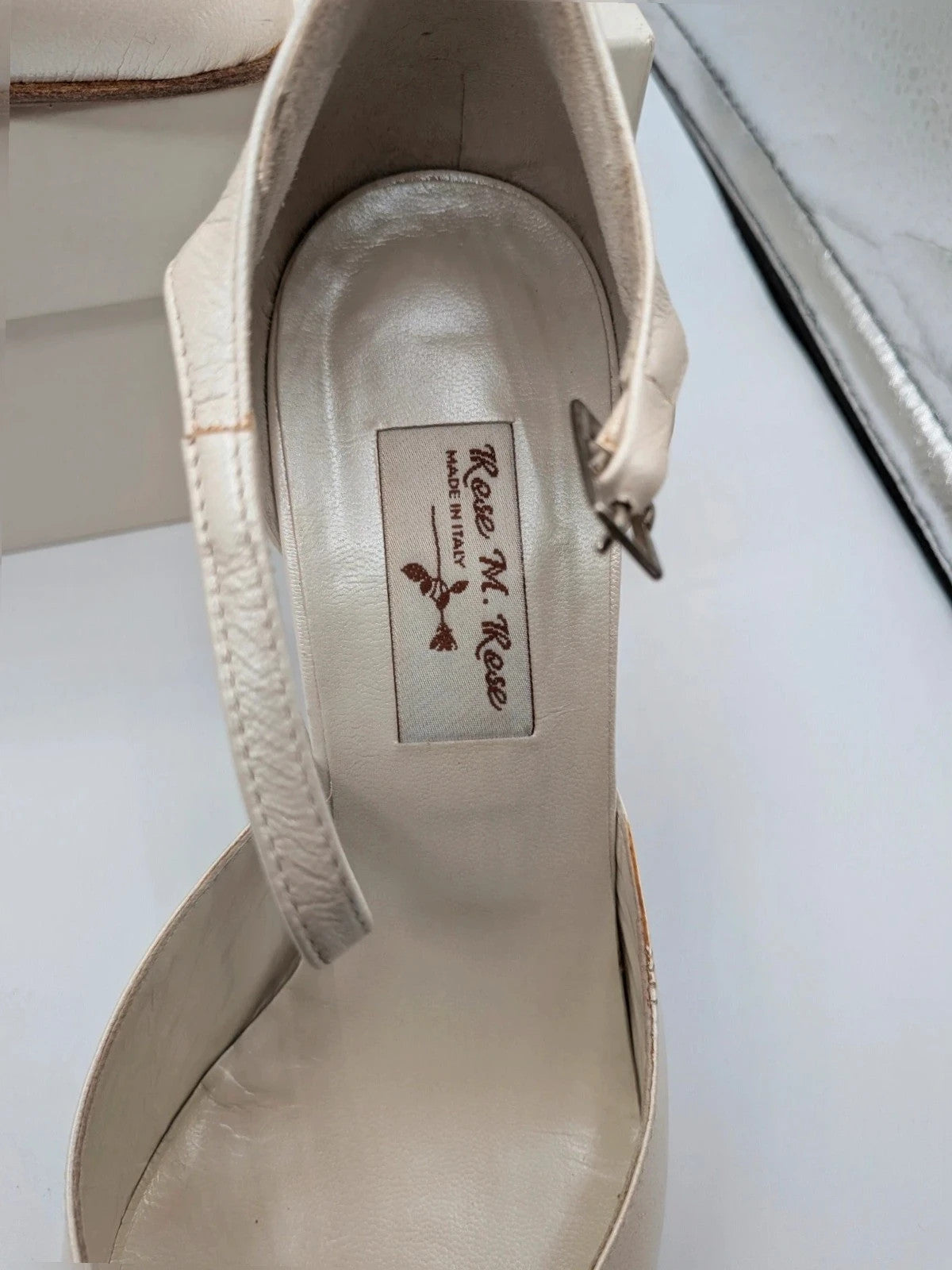 Rose M. Rose cream heels, pointed toe, genuine leather, ankle strap detail.