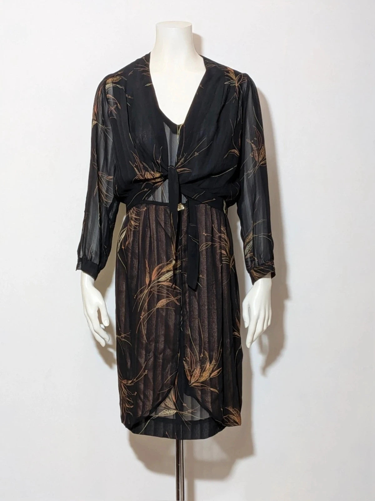 Retro multi midi dress with pockets, V-neck, pleated skirt, sheer long-sleeve bolero.