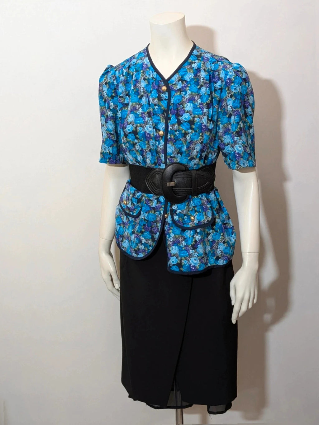 M-Made in Italy floral blazer blue and black with balloon sleeves and gold buttons.