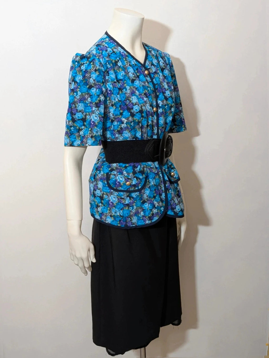 M-Made in Italy floral blazer blue and black with balloon sleeves and gold buttons.