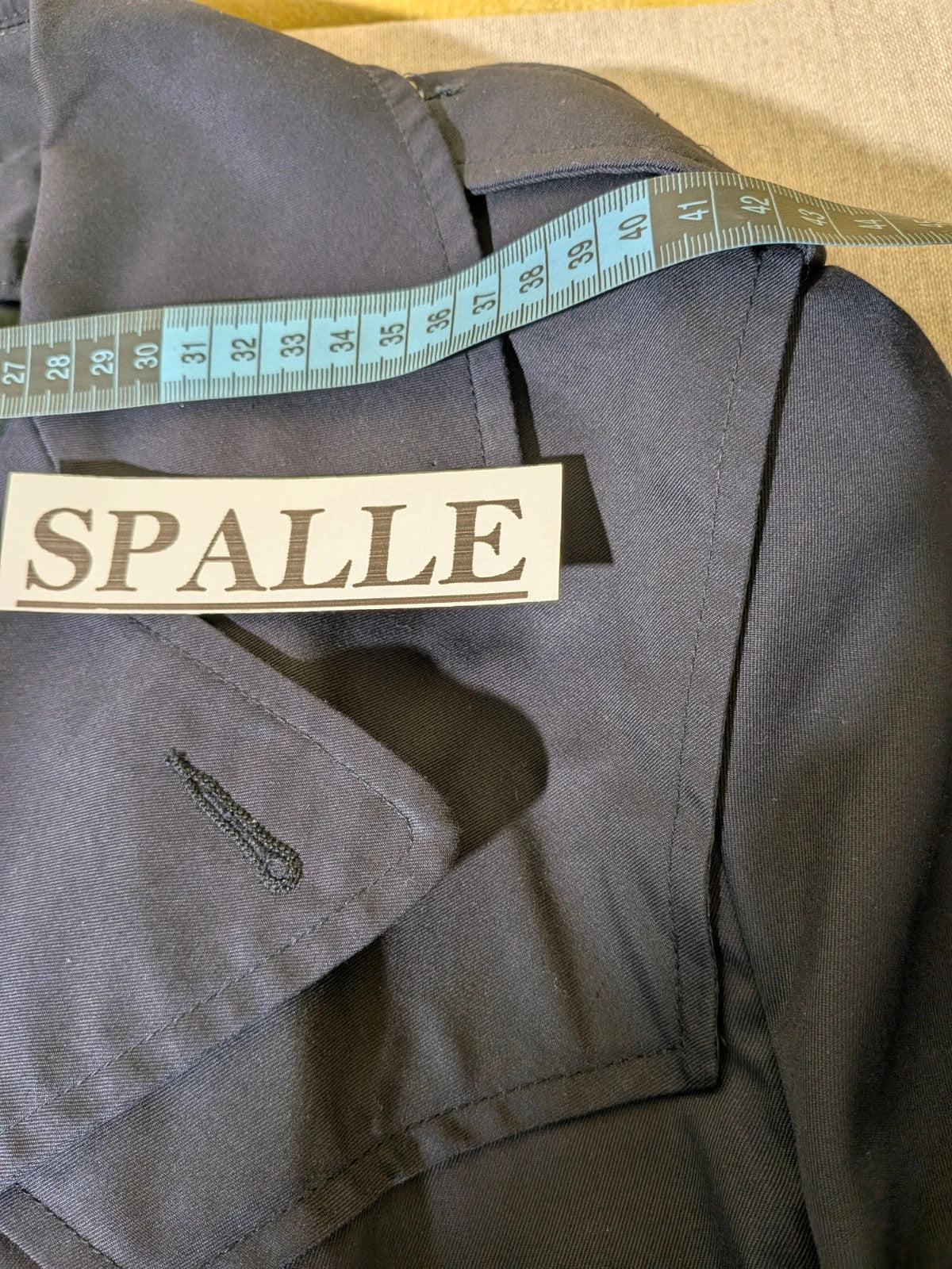 Trench navy jacket vintage 1989 military style double-breasted with epaulettes and large lapels.