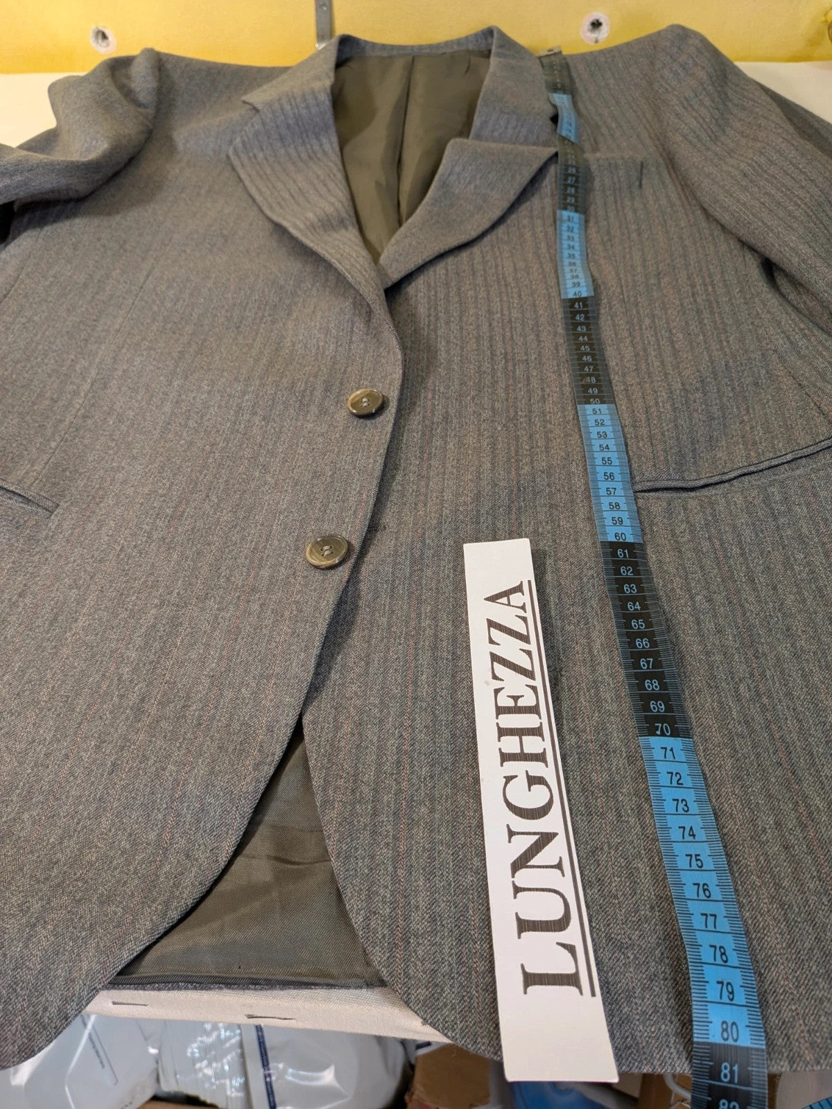 Completo uomo grigio gessato in pura lana vergine - foto 4