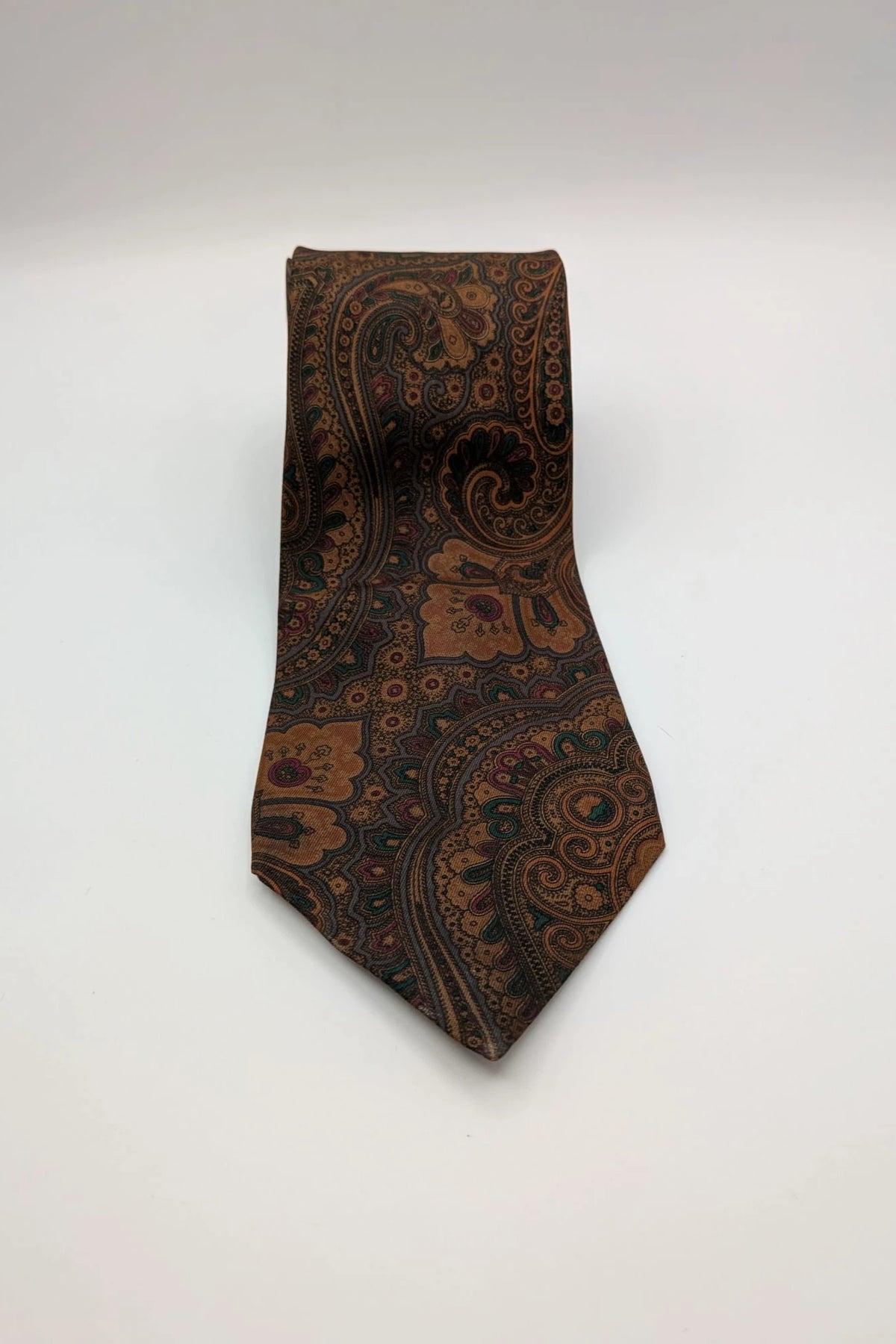 Greenfield brown paisley tie 100% silk with Made in Italy label and rich pattern.