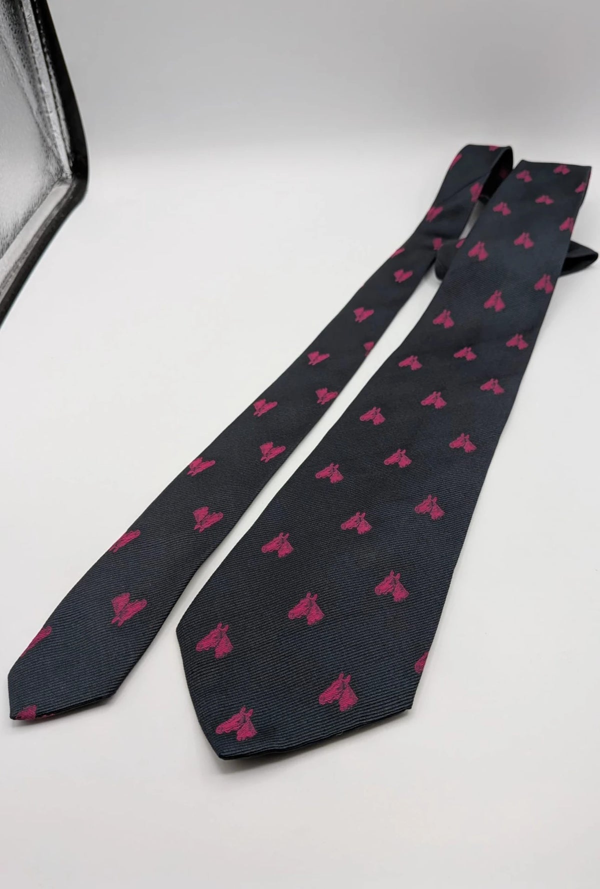 Vintage Dressing black tie with pink horse head pattern, 100% silk, Made in Italy.