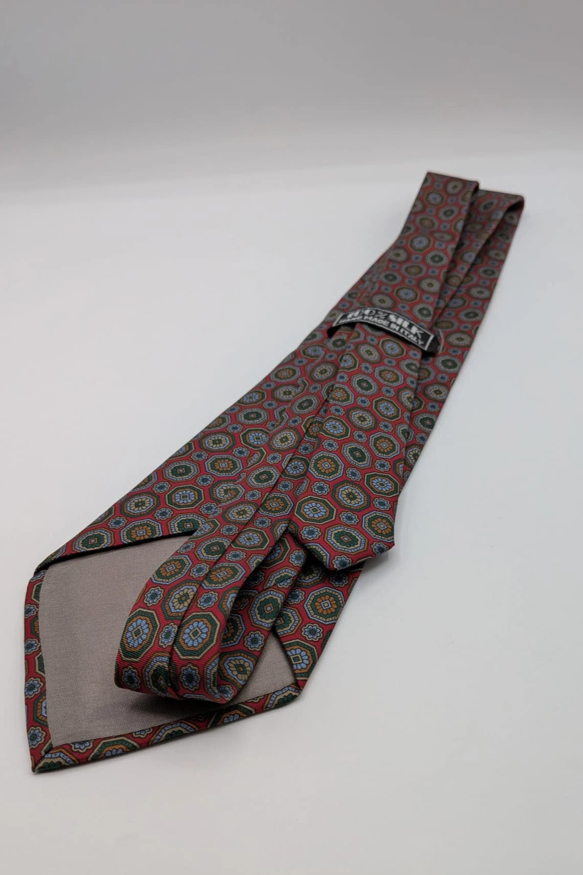 Vintage Dressing burgundy silk tie geometric medallion pattern handmade in Italy