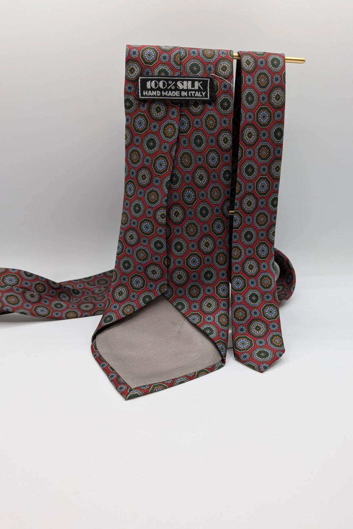 Vintage Dressing burgundy silk tie geometric medallion pattern handmade in Italy