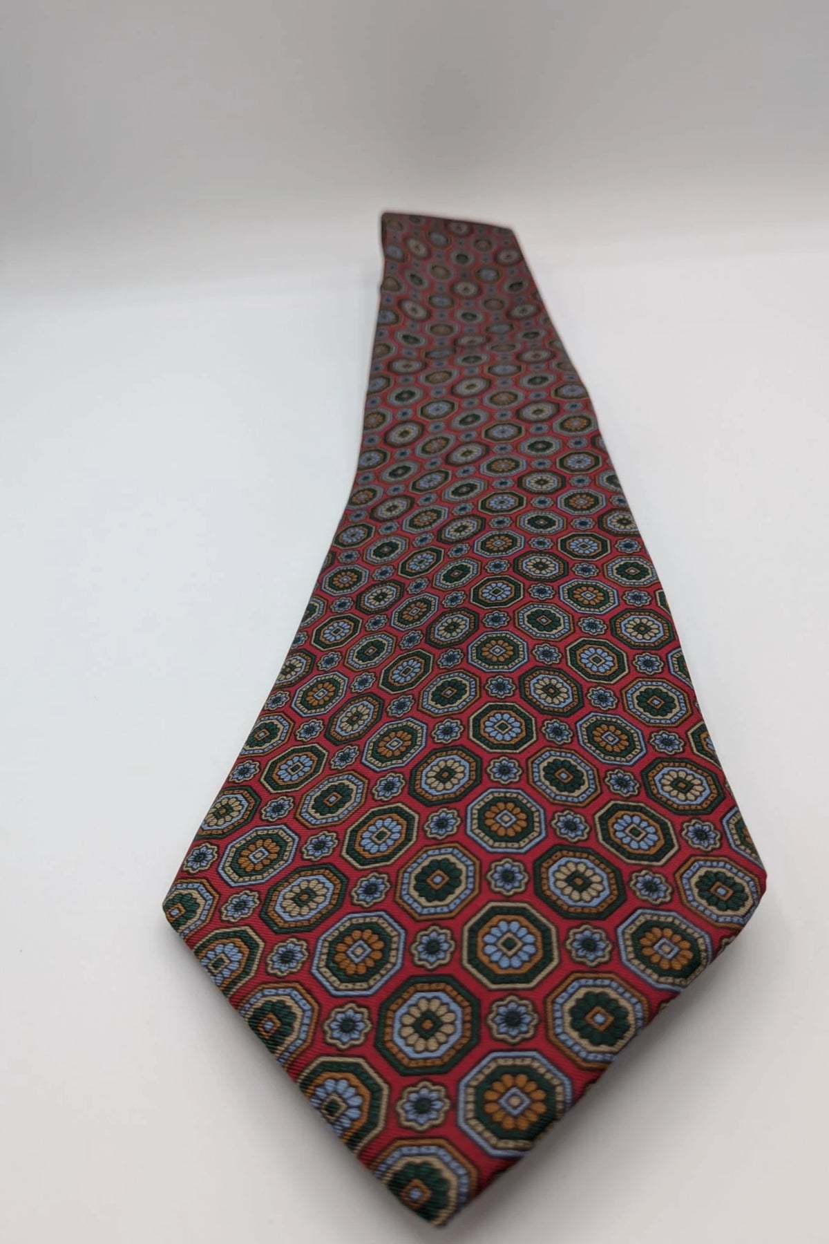 Vintage Dressing burgundy silk tie geometric medallion pattern handmade in Italy