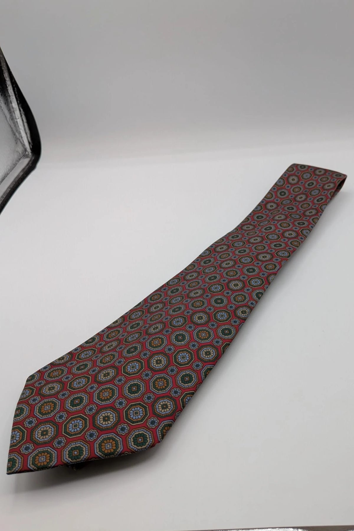 Vintage Dressing burgundy silk tie geometric medallion pattern handmade in Italy