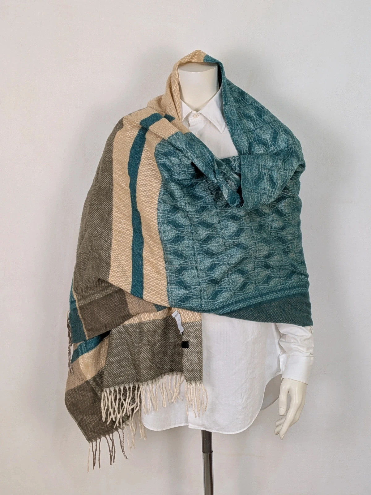 Stola poncho Lizalù in misto lana con frange - foto 2