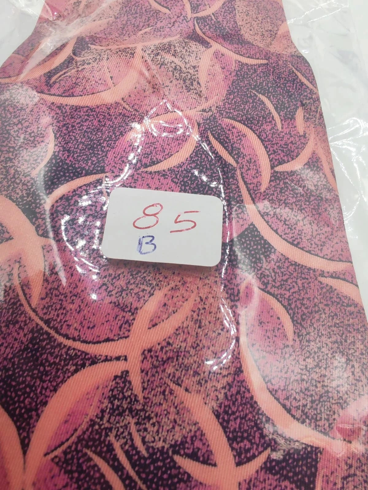 Cravatta vintage Dino Erre in seta rosa e viola, fantasia geometrica - foto 8