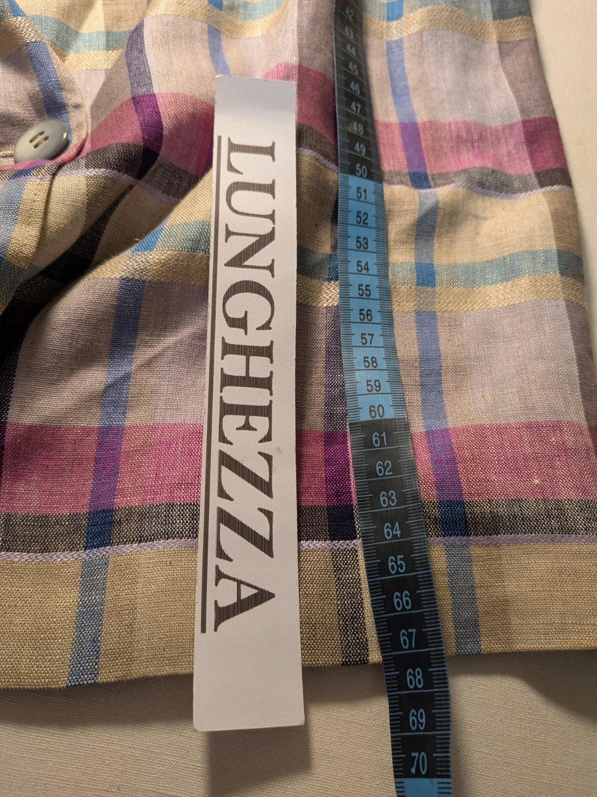 Giacca multi-coloured skirt suit with plaid pattern, three-quarter sleeves, and linen material.
