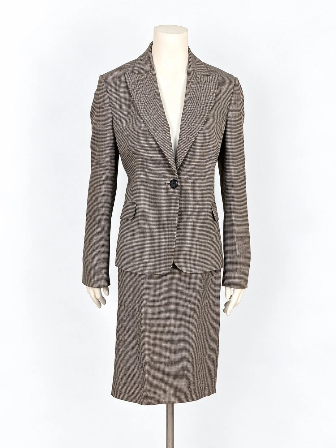 Luca D'Altieri beige and black skirt suit, micro pied de poule pattern, elegant design.