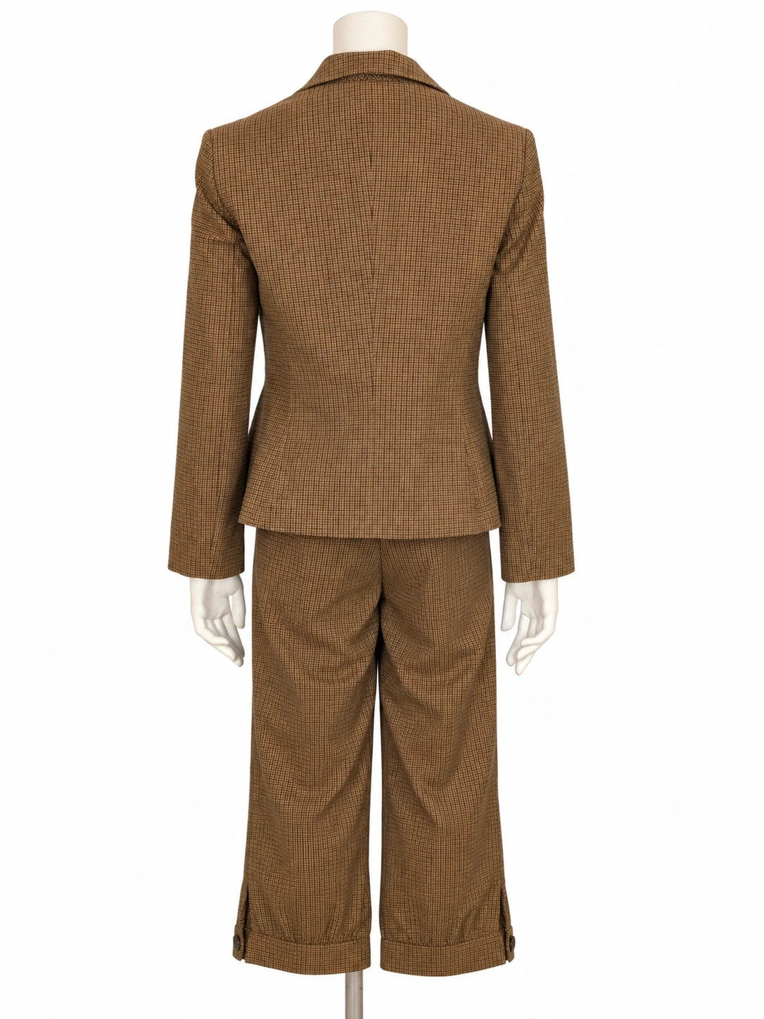 Elegante brown pants set with micro pied de poule pattern and classic blazer details.