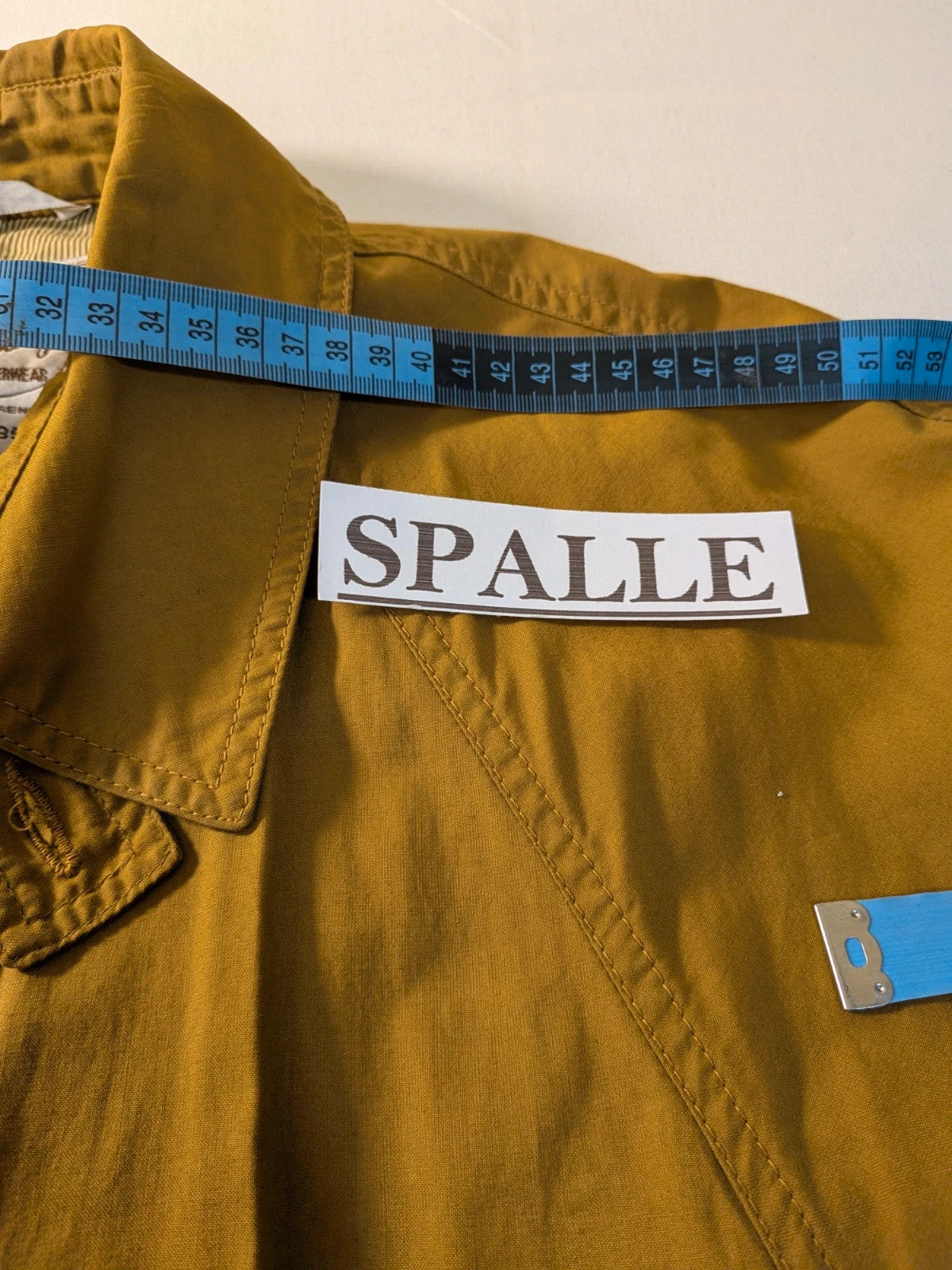 Trench yellow jacket vintage style, high-quality cotton, striped beige-green lining.