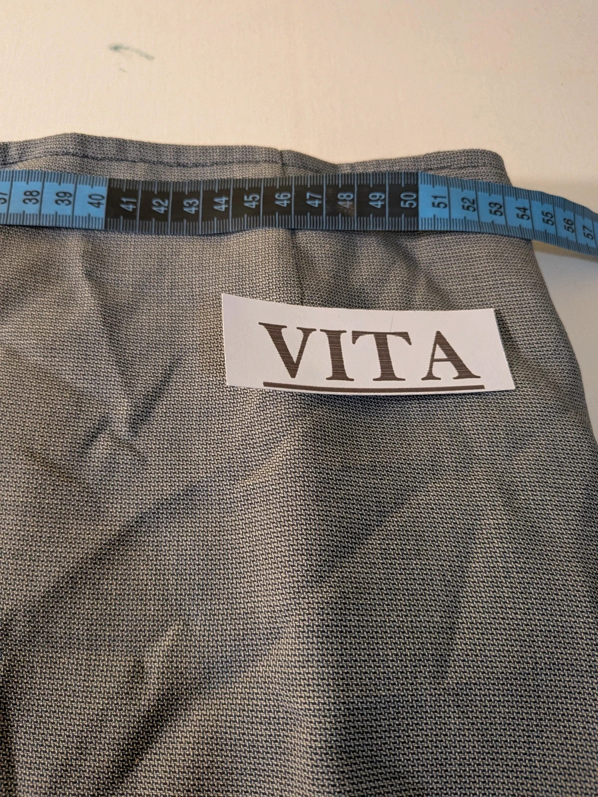 Tailleur donna vintage Ghita Milano grigio in lana e seta, giacca a tre bottoni e gonna dritta