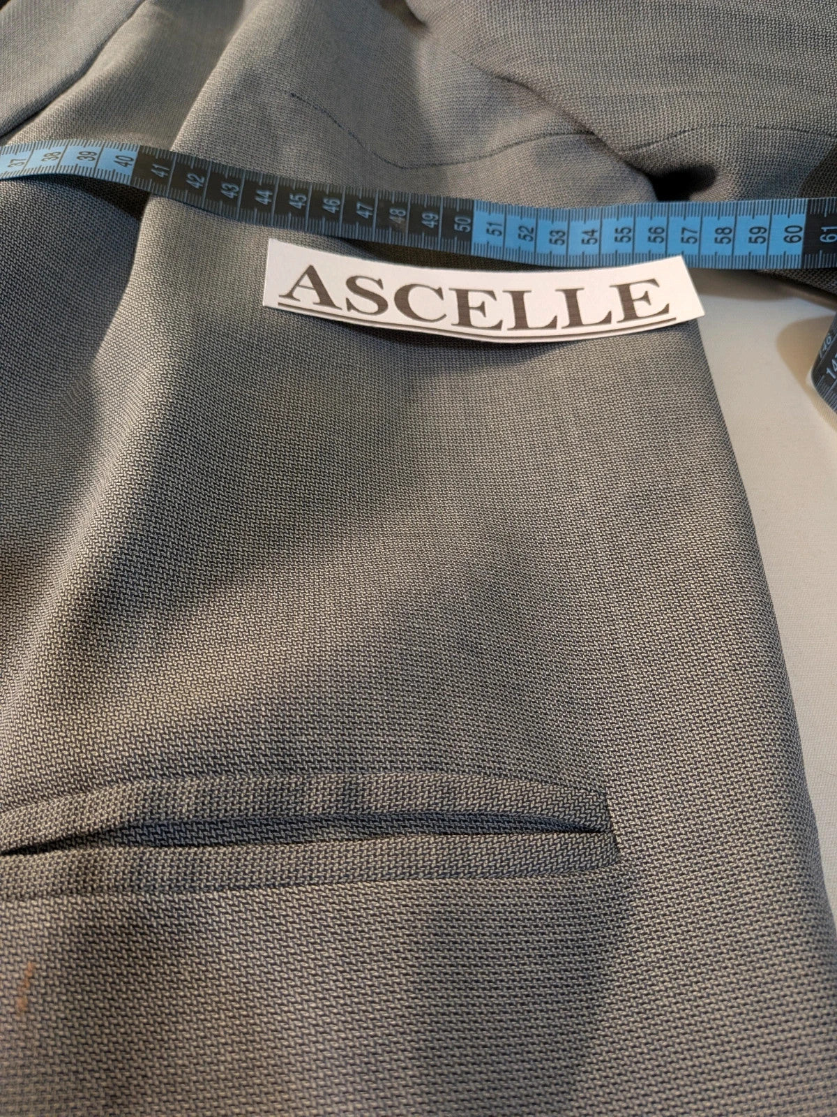 Tailleur donna vintage Ghita Milano grigio in lana e seta, giacca a tre bottoni e gonna dritta