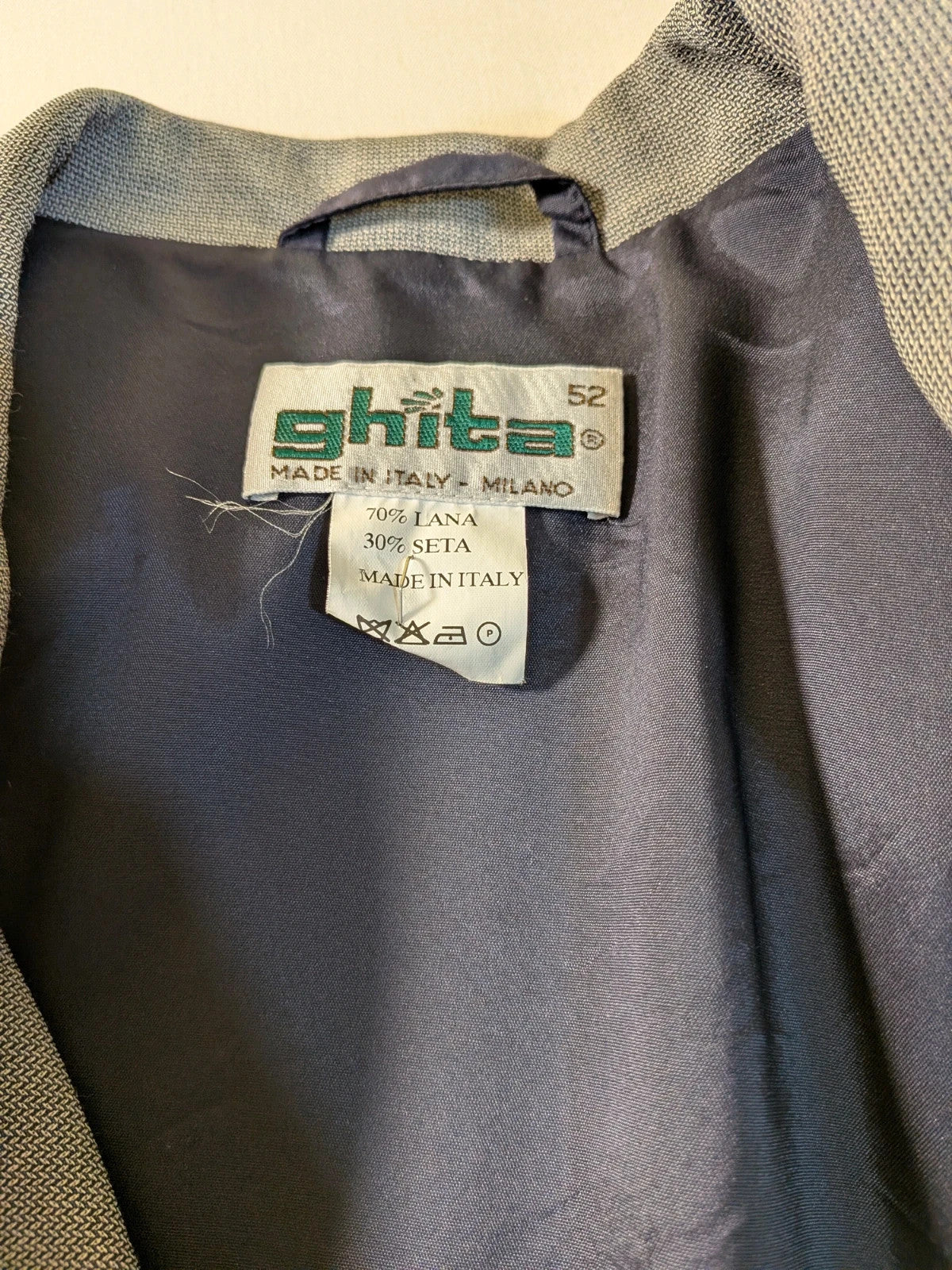 Tailleur donna vintage Ghita Milano grigio in lana e seta, giacca a tre bottoni e gonna dritta