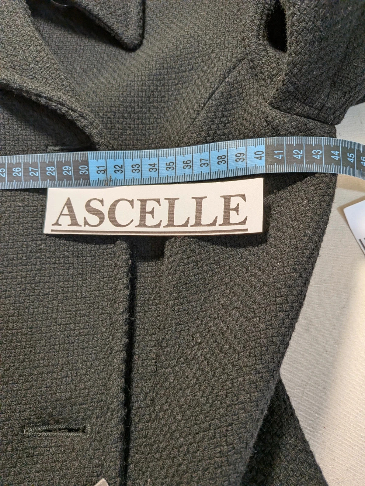 Cappotto donna Mattiolo doppiopetto nero in misto lana