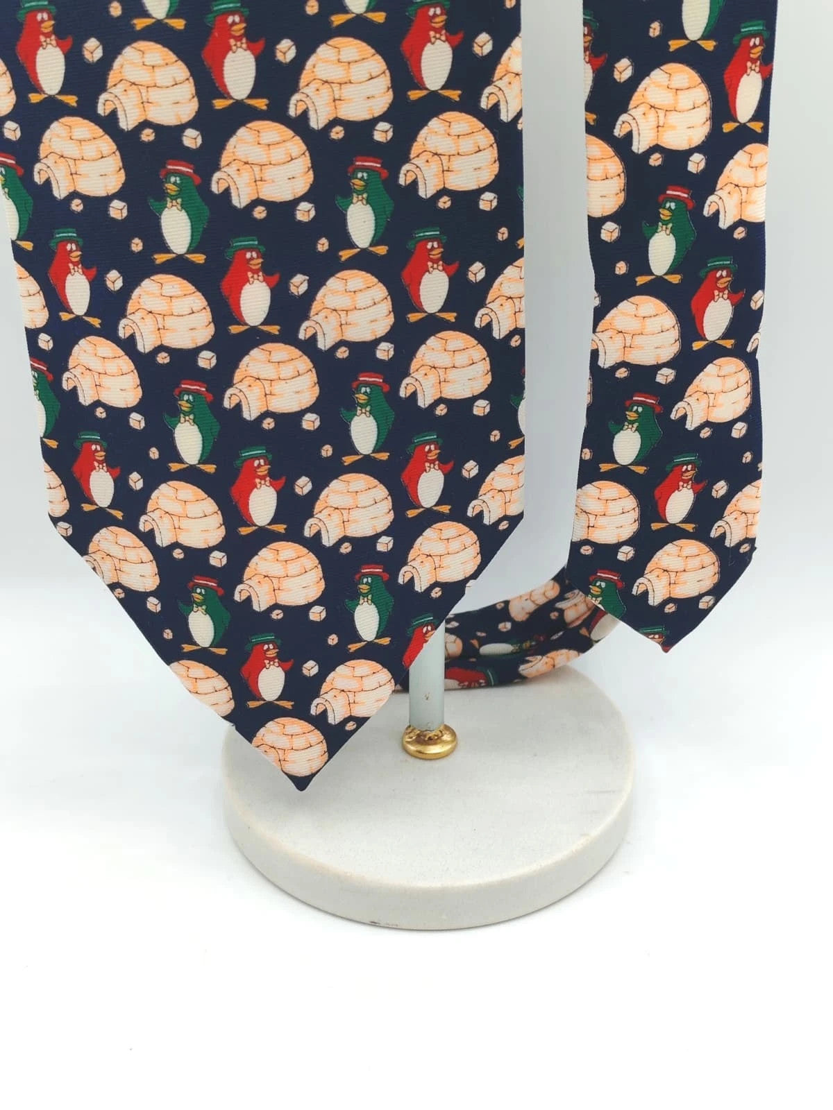 Cravatta vintage Il Caro Max in seta, fantasia pinguini e igloo su fondo blu