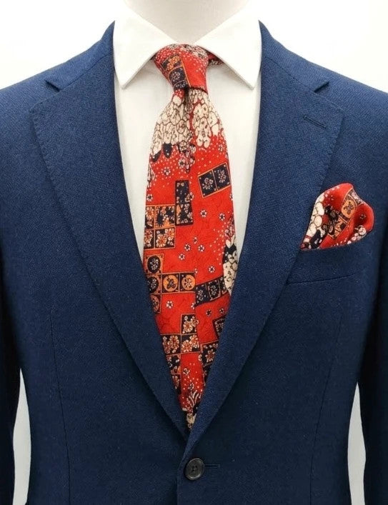 Cravatta vintage Alberto Milano in pura seta, fantasia floreale su fondo rosso