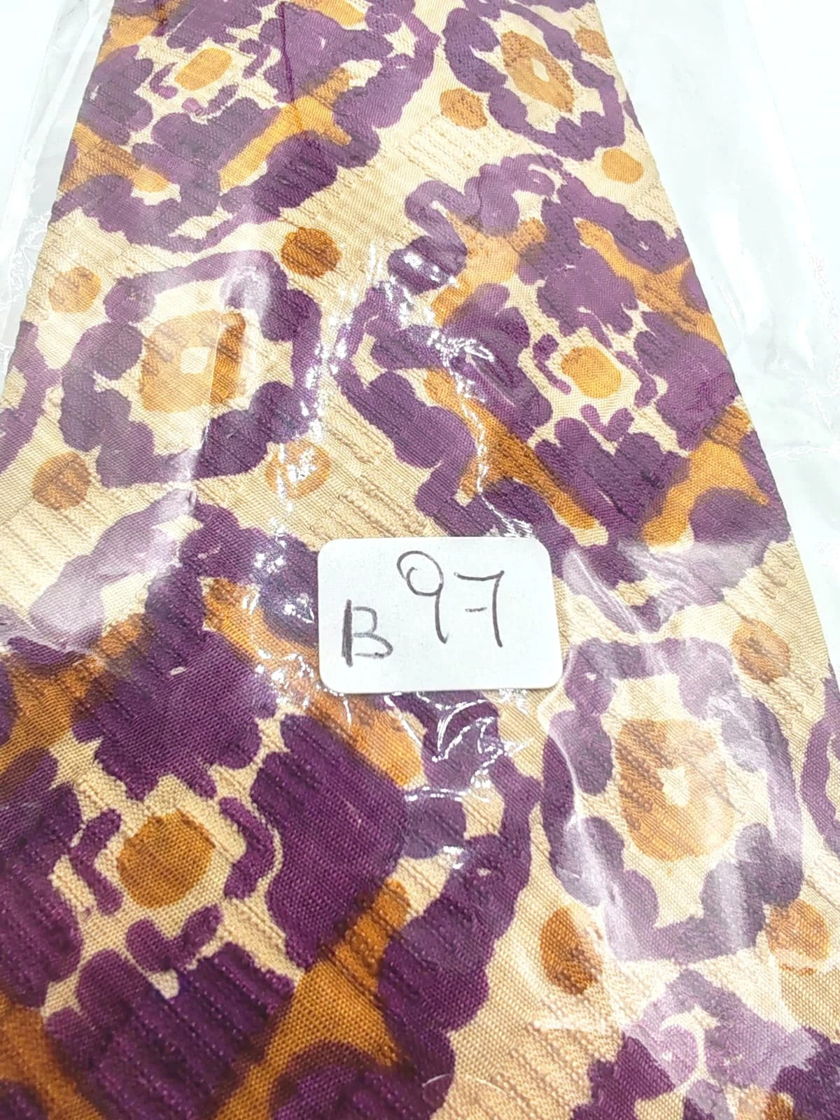 Cravatta vintage Ruffatti Torino in seta, fantasia geometrica viola e ocra