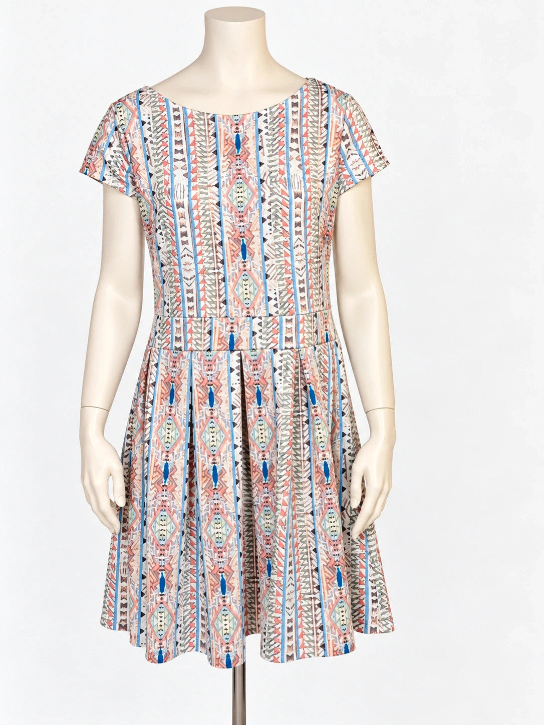 Abito donna Lascana a fantasia geometrica con gonna pieghettata