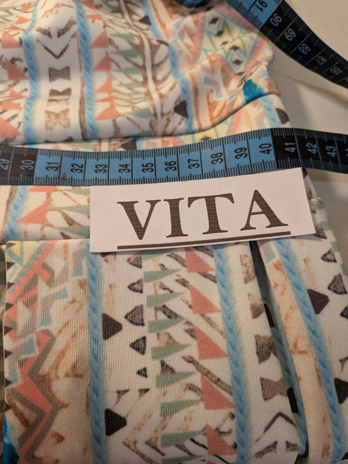Abito donna Lascana a fantasia geometrica con gonna pieghettata