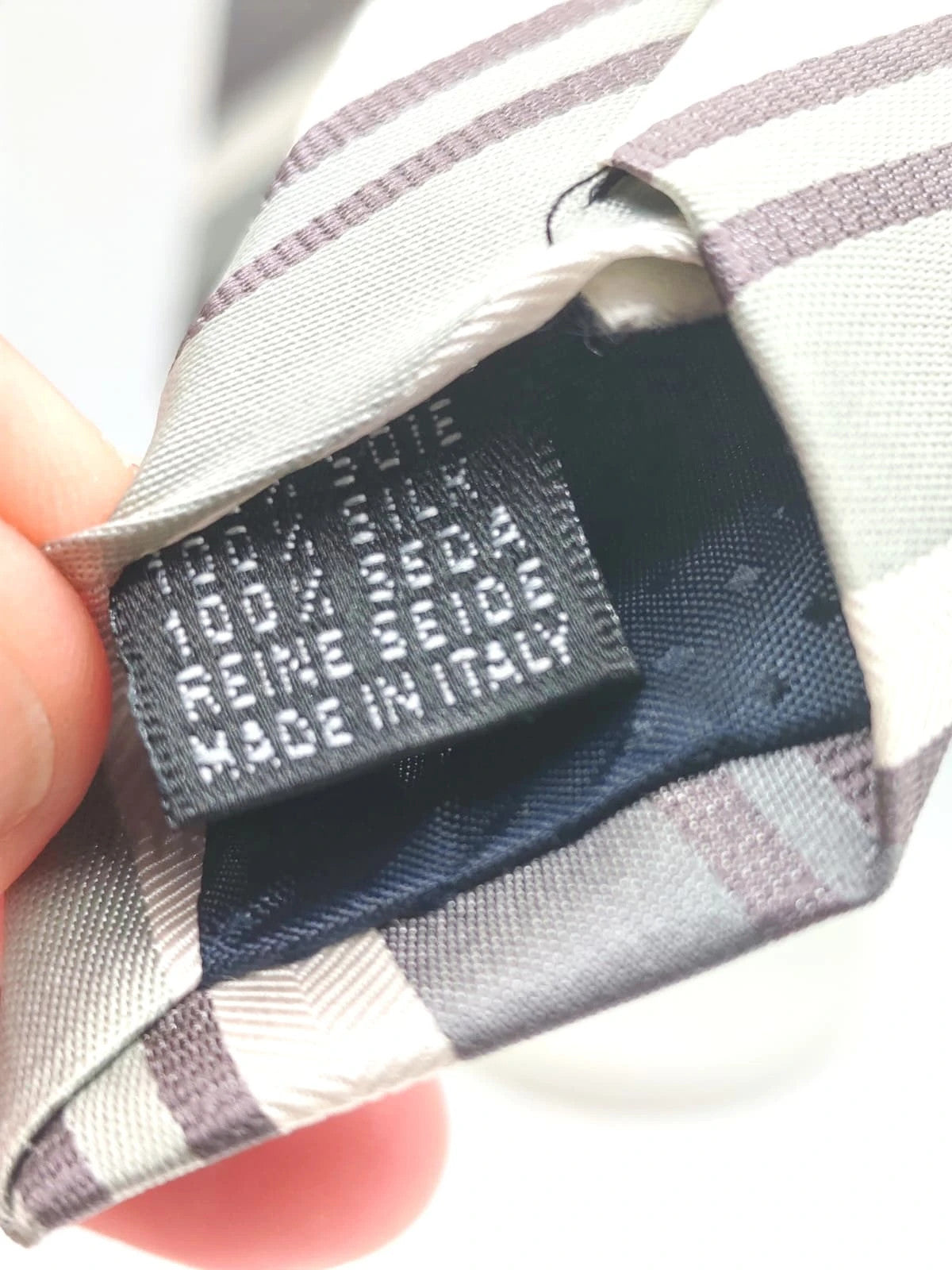 Cravatta MTU Italia in seta a righe diagonali grigio e verde salvia