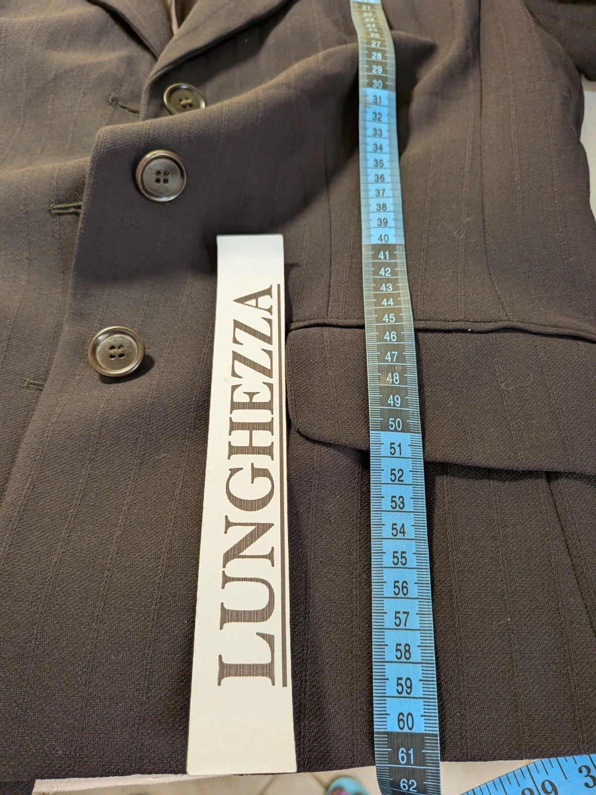 Tailleur donna marrone testa di moro in pura lana vergine, giacca a tre bottoni e gonna
